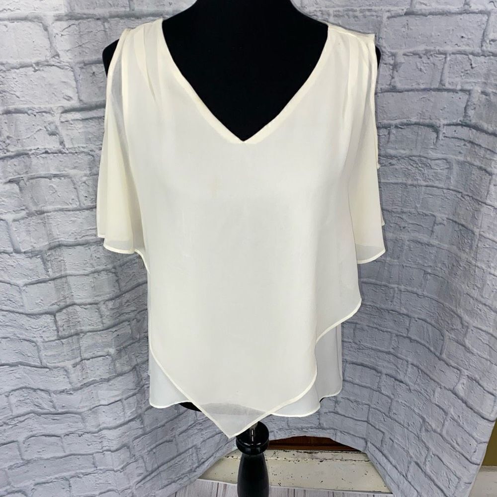 Esley cold shoulder v-cut tank w/sheer triangle cut outer layer white sz S